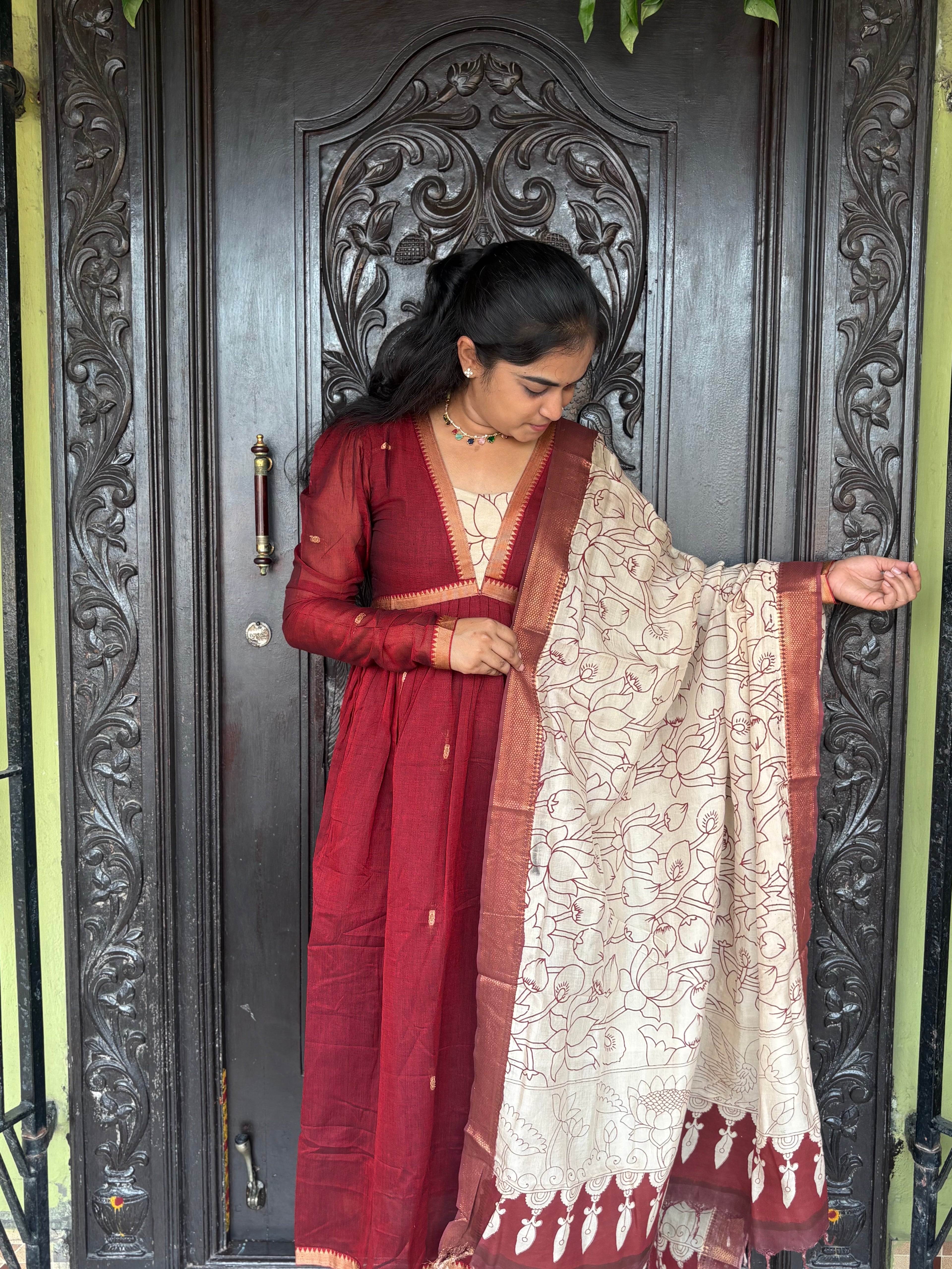 Handloom Narayanpet Cotton Alia Maxi With Kalamkari Chennuri Silk Dupatta